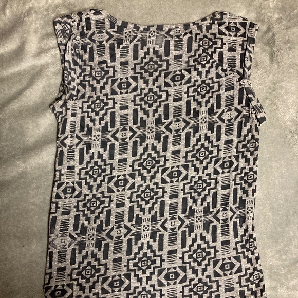 NWOT Aztec Print Sleeveless Top - Picture 3 of 9